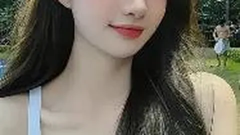 快手战队荣获2025CFML夏季赛冠军奖杯