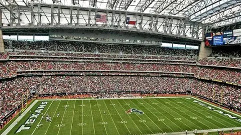 “传奇射手萨拉赫深情回顾利物浦：忠诚依旧，沙特邀约尚未揭开面纱”